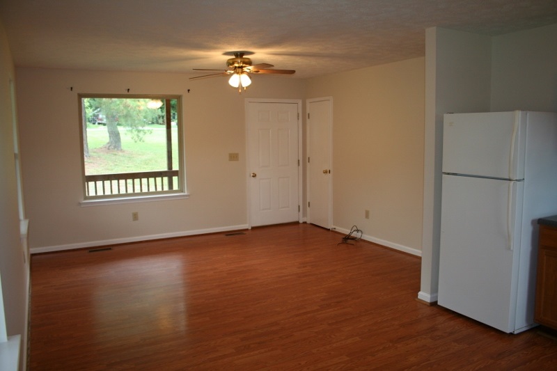 527 John Tucker Road Madison, VA 22727 - Photo 8 of 15 Living room