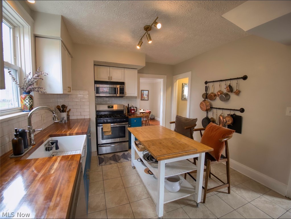3569 Tullamore Road Cleveland, OH 44118 - Photo 16 of 36