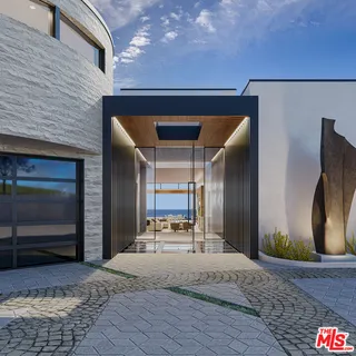 $5,900,000 | 6361 Sea Star Drive, Malibu, CA 90265