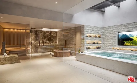 $5,900,000 | 6361 Sea Star Drive, Malibu, CA 90265