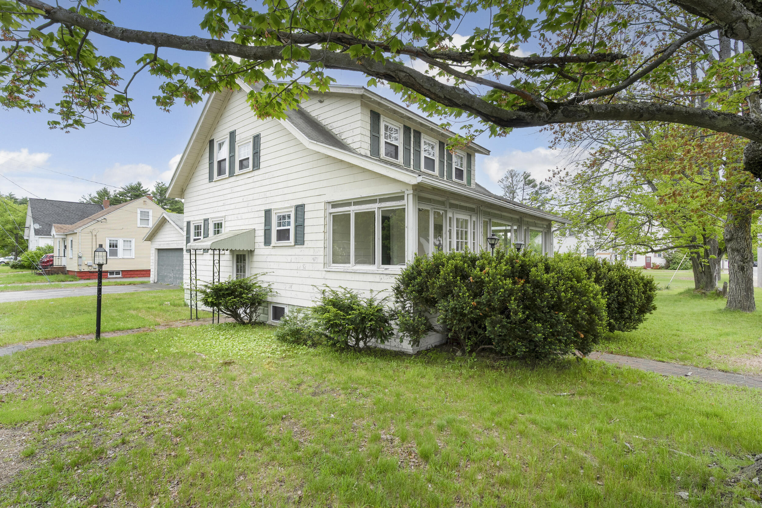 606 Main Street Springvale, ME 04083 - Photo 2 of 42 2_606main-38