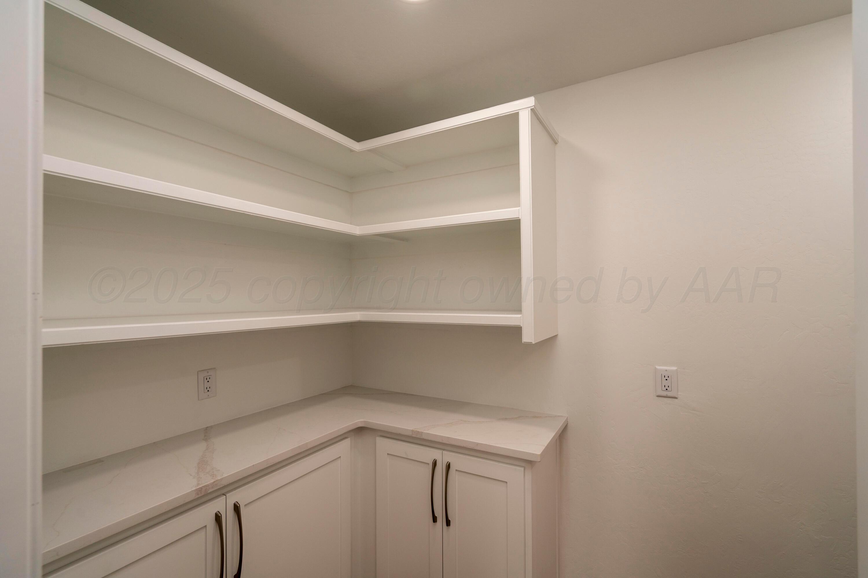 314 Overland Trail Fritch, TX 79036 - Photo 15 of 36 a view of cabinets