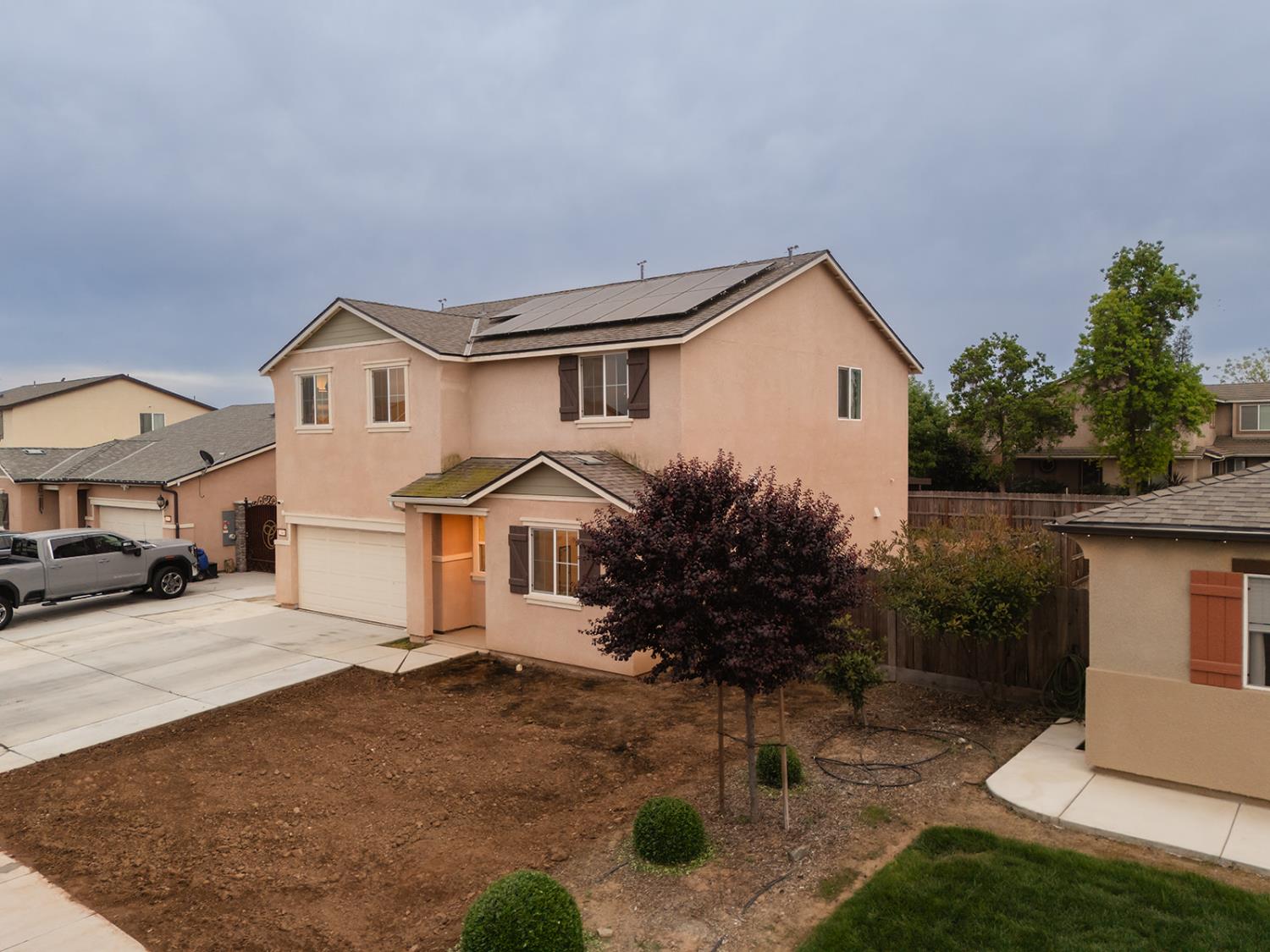 1945 East Gum Avenue Reedley, CA 93654 - Photo 4 of 31 a house view with a outdoor space