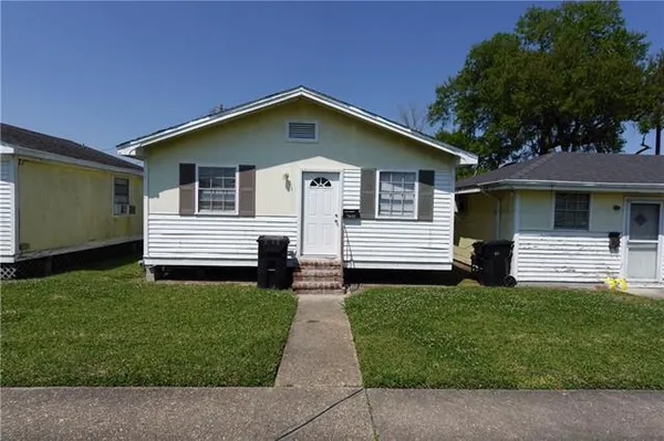 $1,100 | 118 Yorke Street, Unit B, Belle Chasse, LA 70037