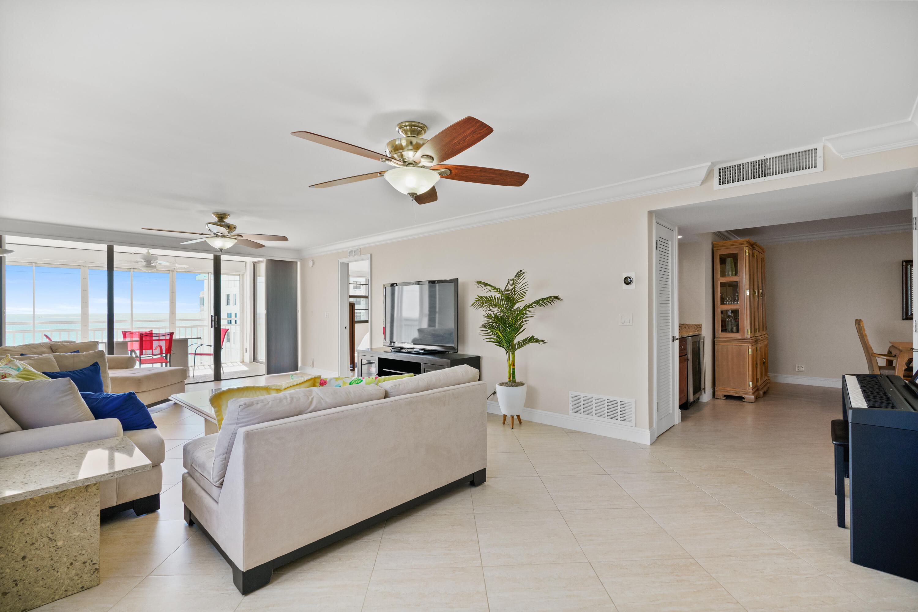 911 Ocean Drive, Unit 506 Juno Beach, FL 33408 - Photo 11 of 68 _MLP9366_1