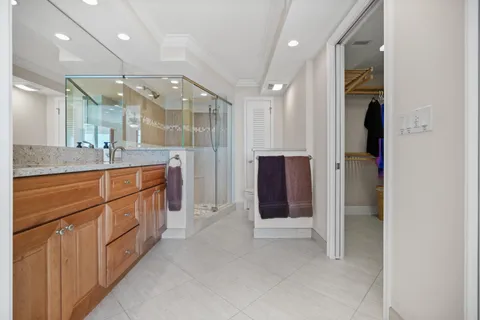 $995,000 | 911 Ocean Drive, Unit 506, Juno Beach, FL 33408