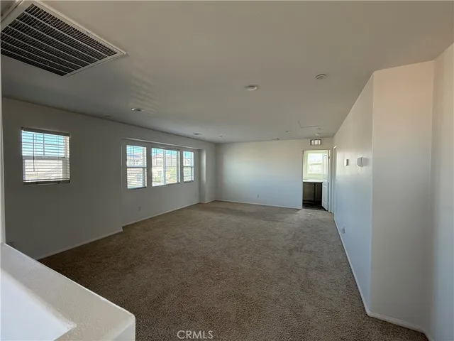 a view of empty room with window