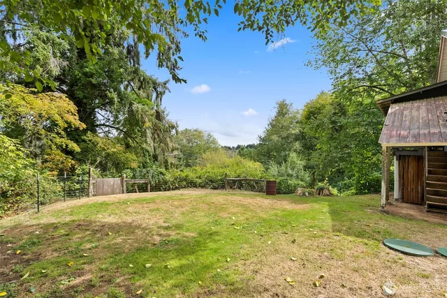 a view of an outdoor space and a yard