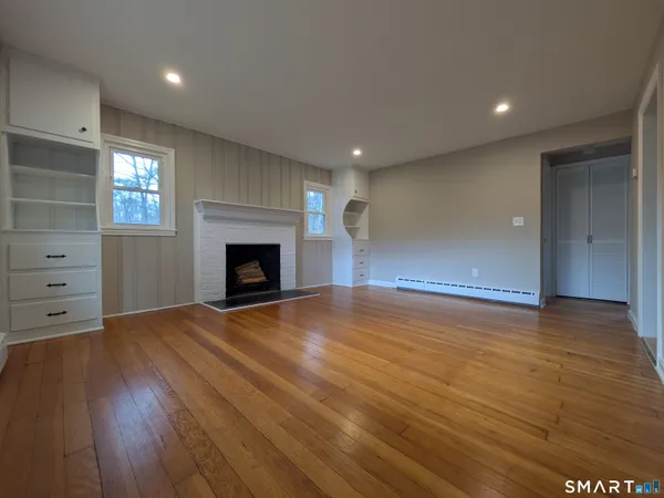 $2,800 | 414 Salmon Brook Street, Granby, CT 06035