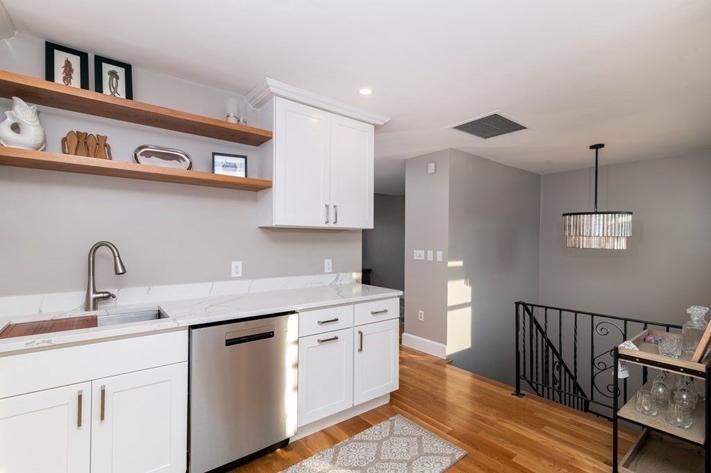 23 Harbourside Road, Unit 23 Quincy, MA 02171 - Photo 5 of 39 Gallery Image 5