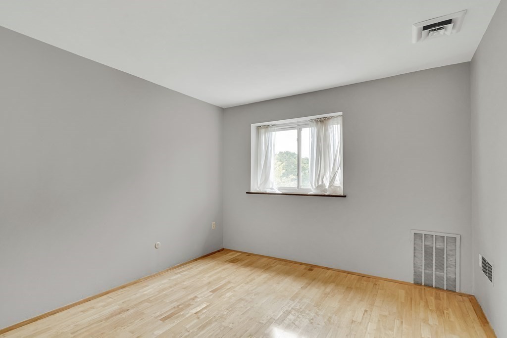 20 Stearns Road, Unit 33 Brookline, MA 02446 - Photo 25 of 31 Gallery Image 25