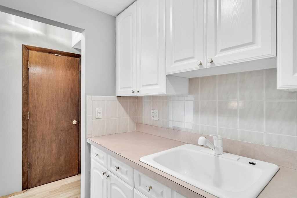 20 Stearns Road, Unit 33 Brookline, MA 02446 - Photo 7 of 31 Gallery Image 7