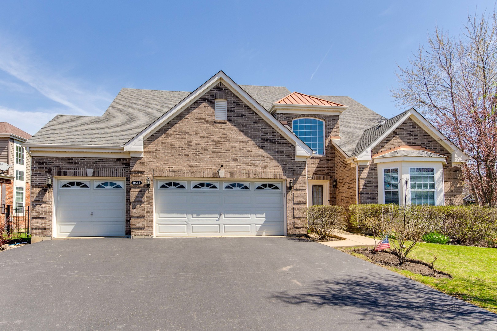 1934 Barrington Avenue, Bolingbrook, IL 60490 Compass