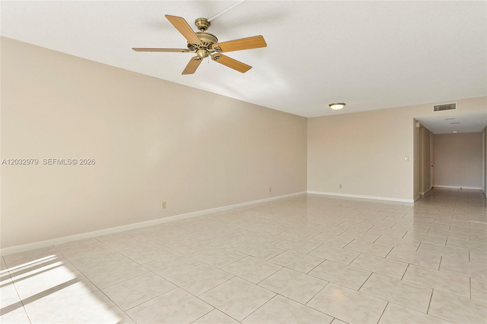 300 Racquet Club Road, Unit 104 Weston, FL 33326 - Photo 5 of 19