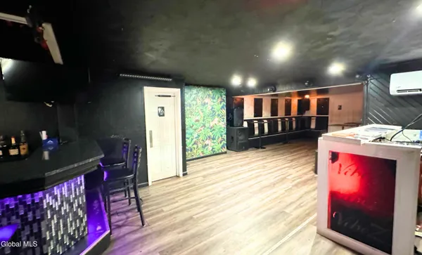 $950,000 | 1490 State Street, Schenectady, NY 12304