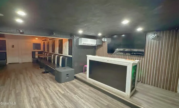 $950,000 | 1490 State Street, Schenectady, NY 12304