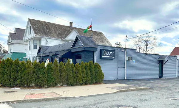 $950,000 | 1490 State Street, Schenectady, NY 12304