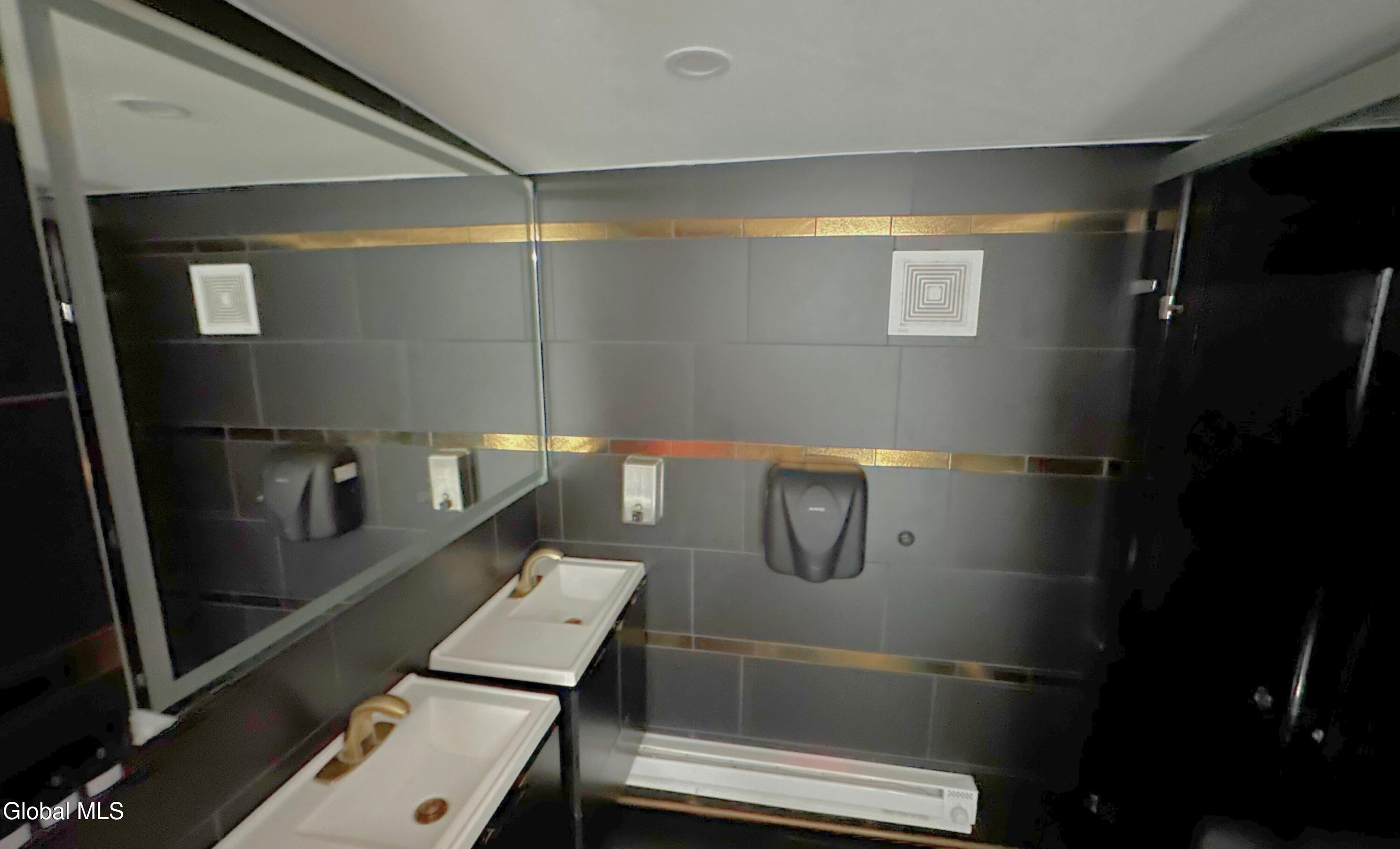 1490 State Street Schenectady, NY 12304 - Photo 31 of 54 43