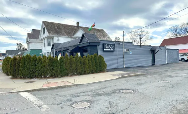 $950,000 | 1490 State Street, Schenectady, NY 12304