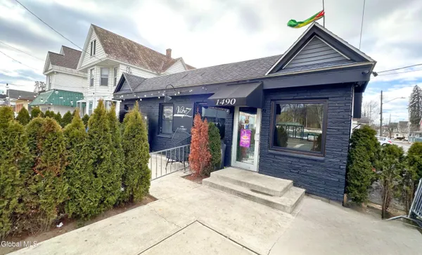 $950,000 | 1490 State Street, Schenectady, NY 12304