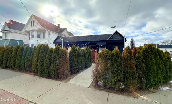 $950,000 | 1490 State Street, Schenectady, NY 12304