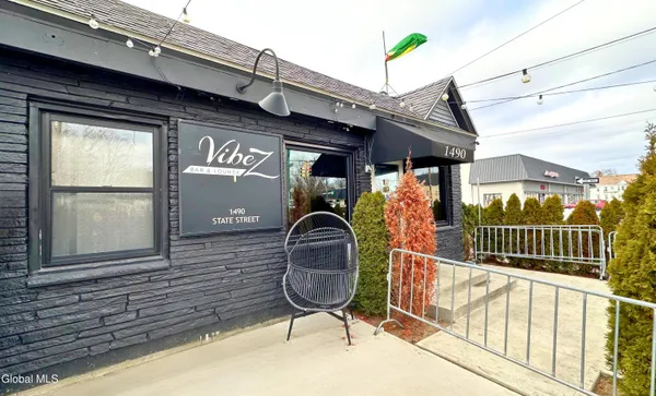 $950,000 | 1490 State Street, Schenectady, NY 12304