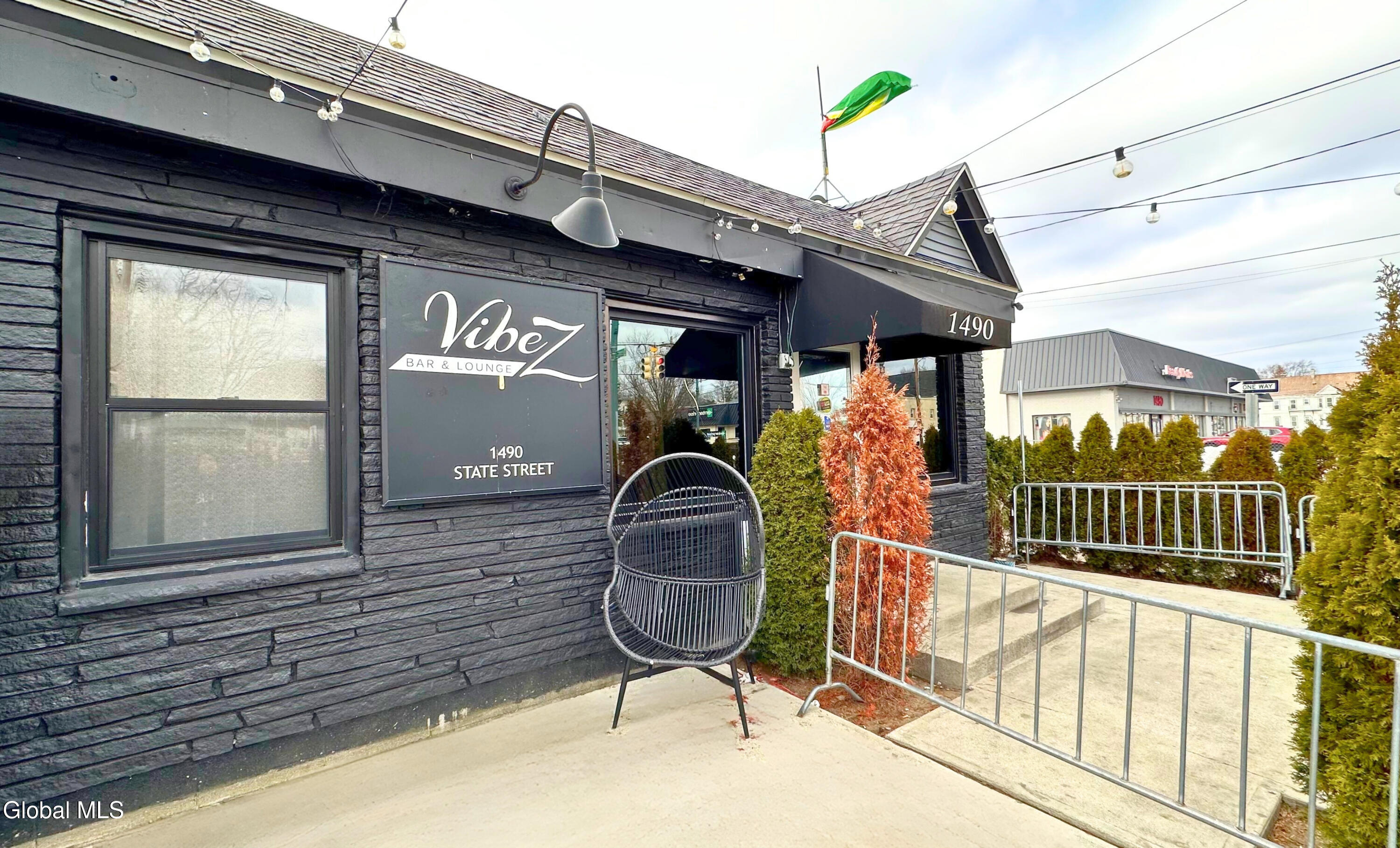 1490 State Street Schenectady, NY 12304 - Photo 4 of 54 2