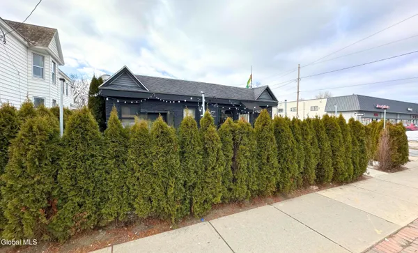 $950,000 | 1490 State Street, Schenectady, NY 12304