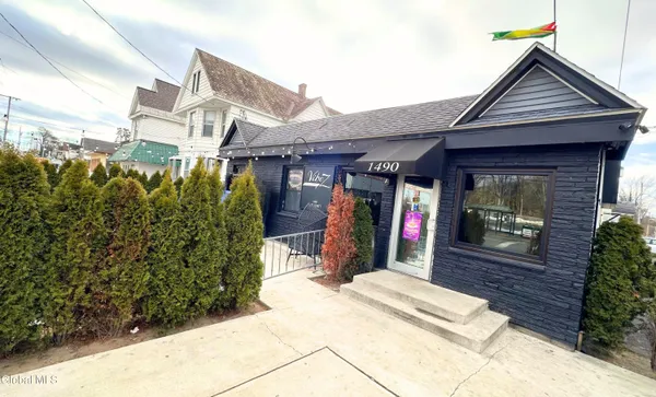$950,000 | 1490 State Street, Schenectady, NY 12304