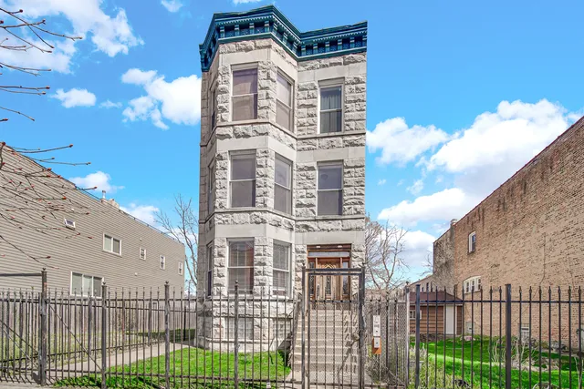 $260,000 | 6547 South Woodlawn Avenue, Unit 2, Chicago, IL 60637