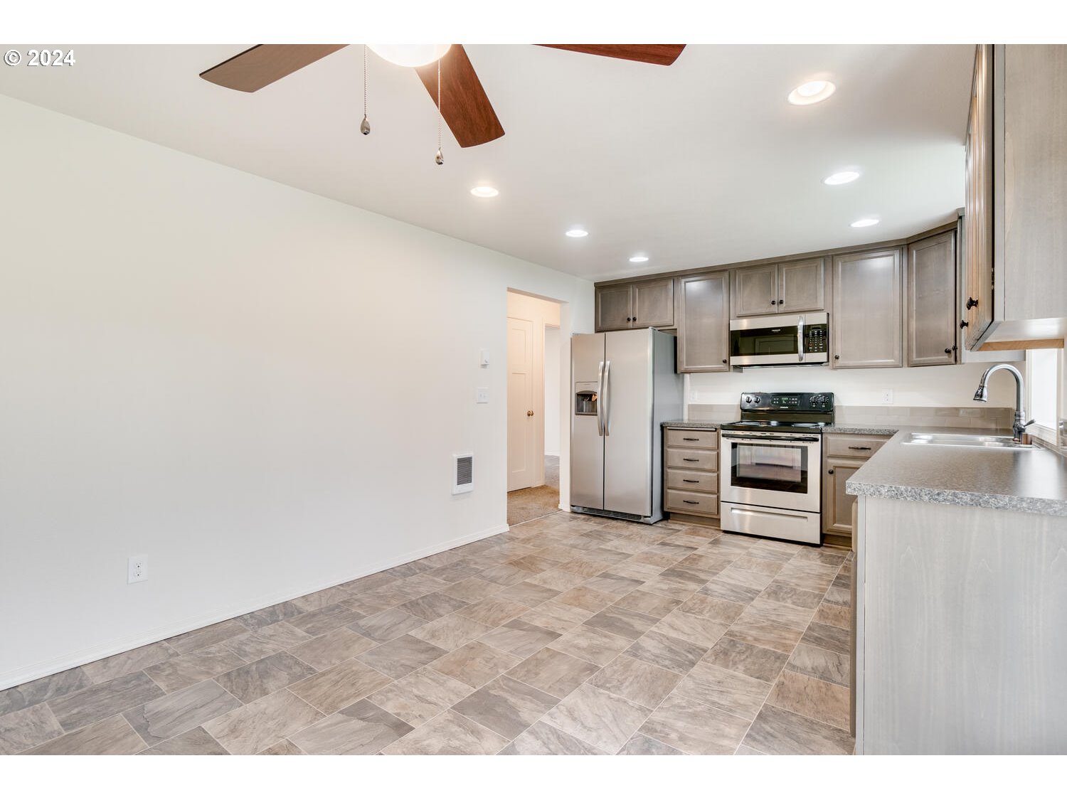 1610 Northwest 27th Avenue Camas, WA 98607 - Photo 8 of 26 Gallery Image 8