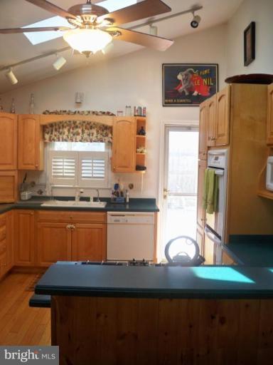 4430 Roundhill Road Alexandria, VA 22310 - Photo 3 of 14 Kitchen #2