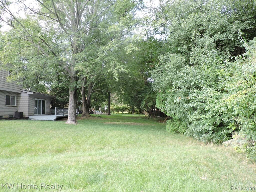 7163 Stonebrook Road West Bloomfield, MI 48322 - Photo 4 of 46 Rear Lot Line.jpg