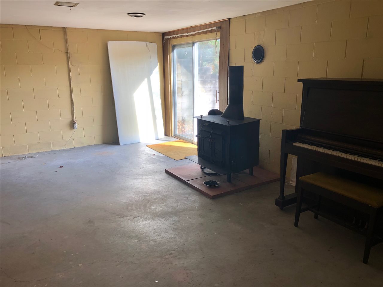 10028 Deal Road Williamsburg, MI 49690 - Photo 19 of 37 1854642-18.JPG