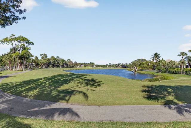 $890,000 | 7650 Preserve Drive, West Palm Beach, FL 33412