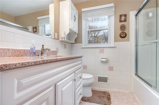 $279,900 | 27 Marr Drive, Henrietta, NY 14534