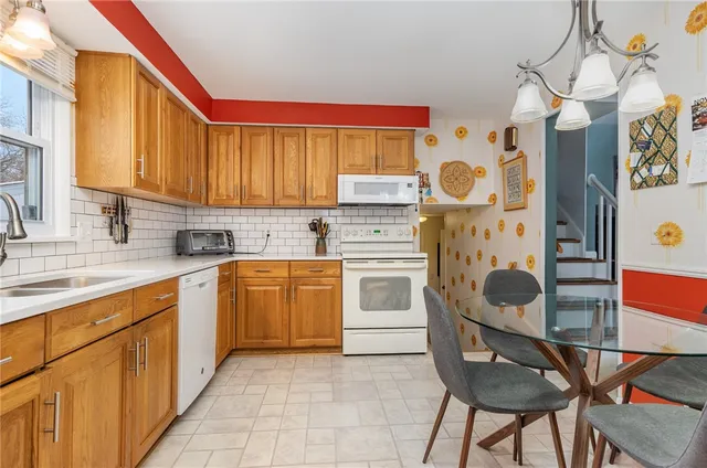 $279,900 | 27 Marr Drive, Henrietta, NY 14534