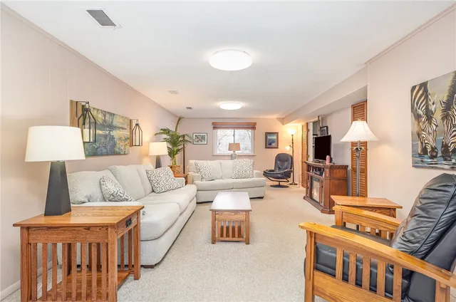 $279,900 | 27 Marr Drive, Henrietta, NY 14534