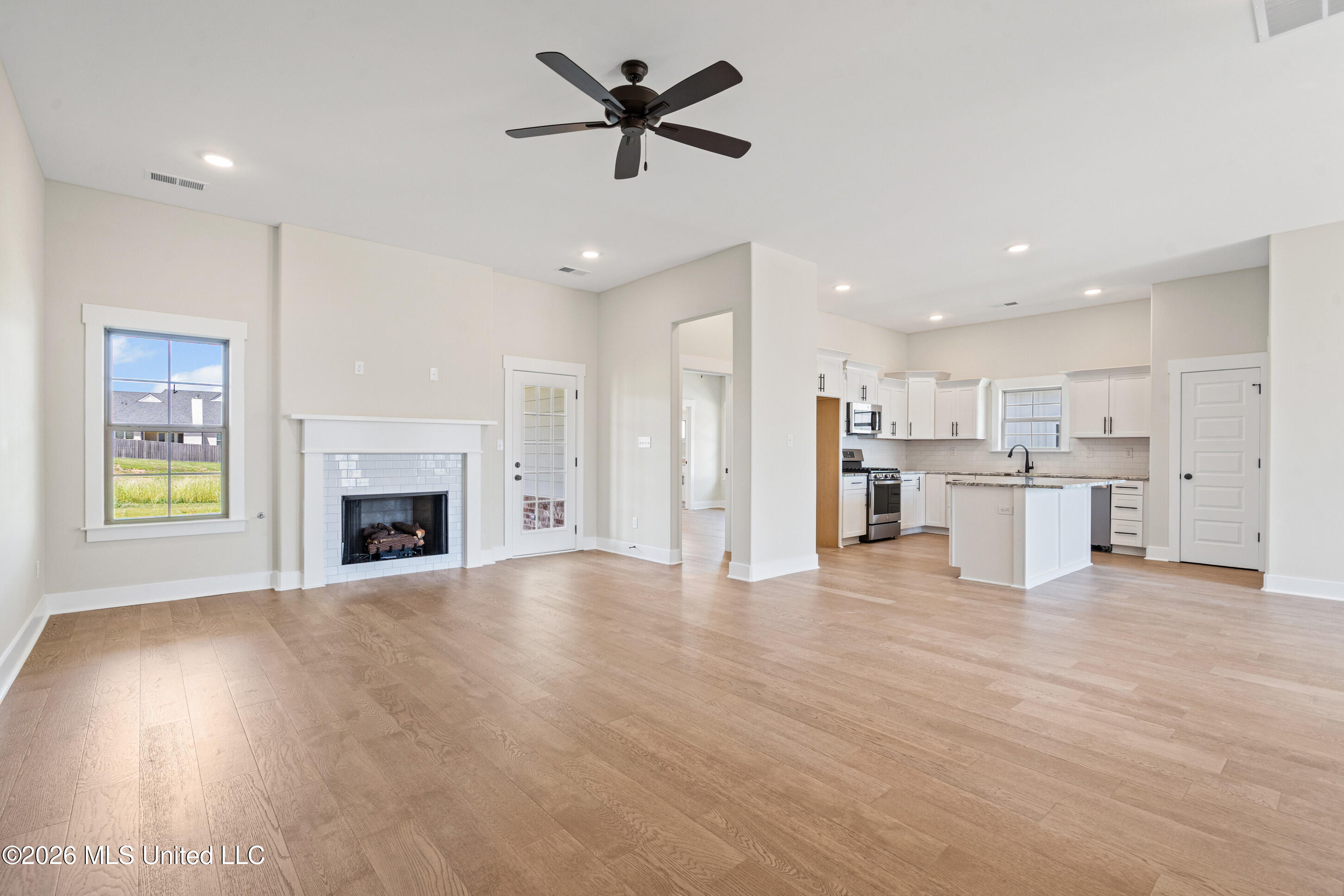 2939 Eden Lane Nesbit, MS 38651 - Photo 3 of 27 _dsc0921_print