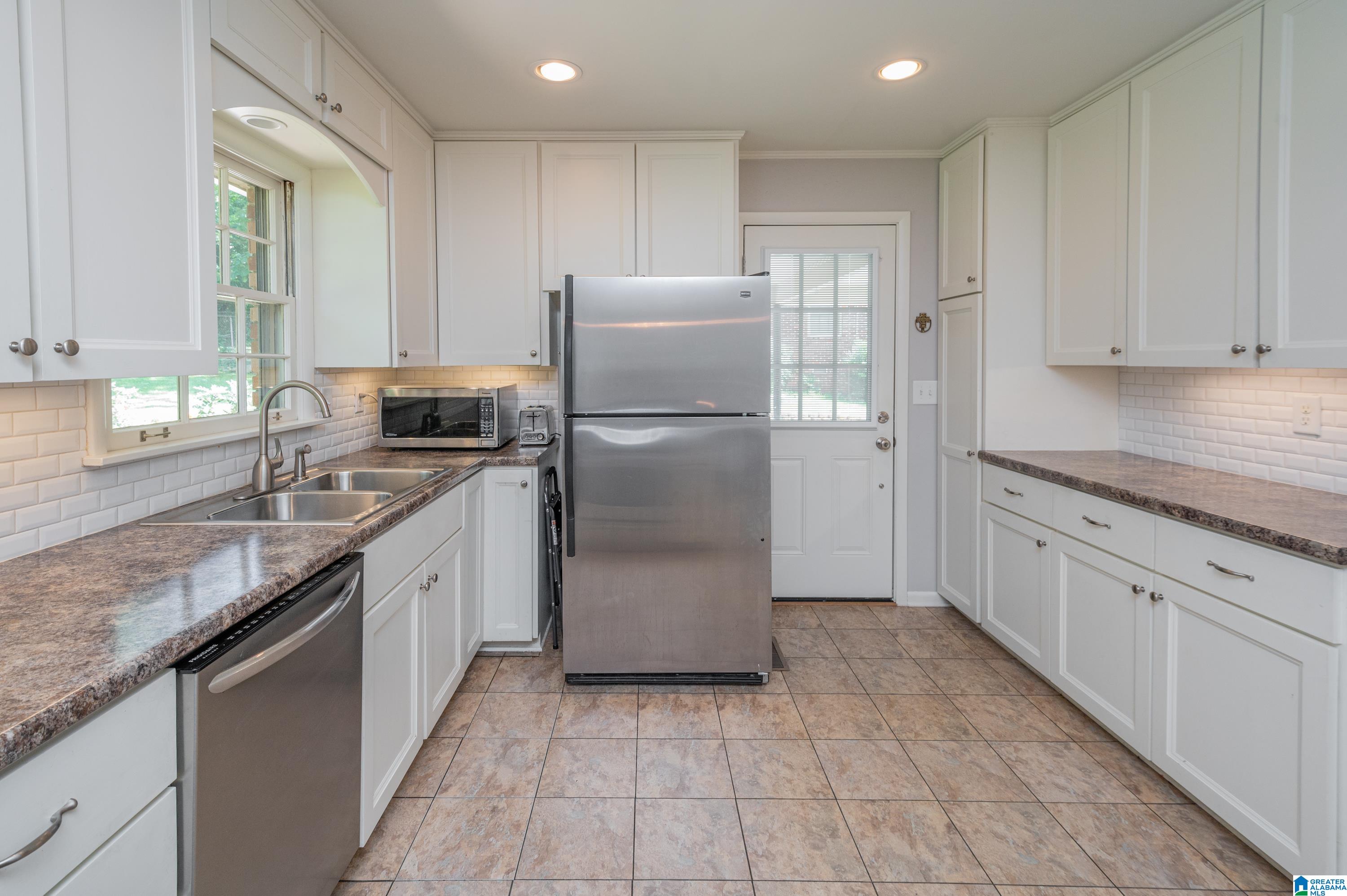 2324 Empire Road Birmingham, AL 35226 - Photo 4 of 43