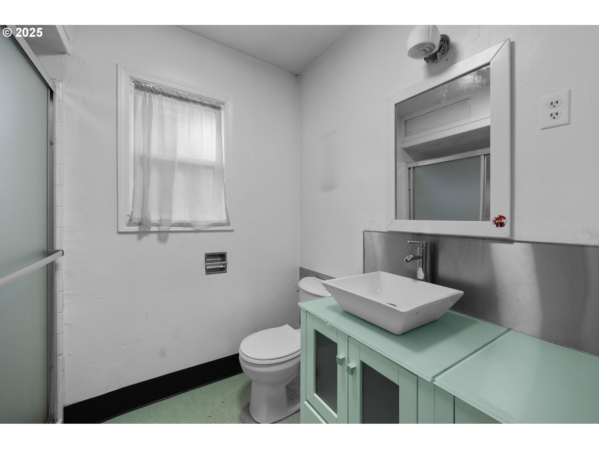 11841 Southeast Foster Road Portland, OR 97266 - Photo 17 of 48