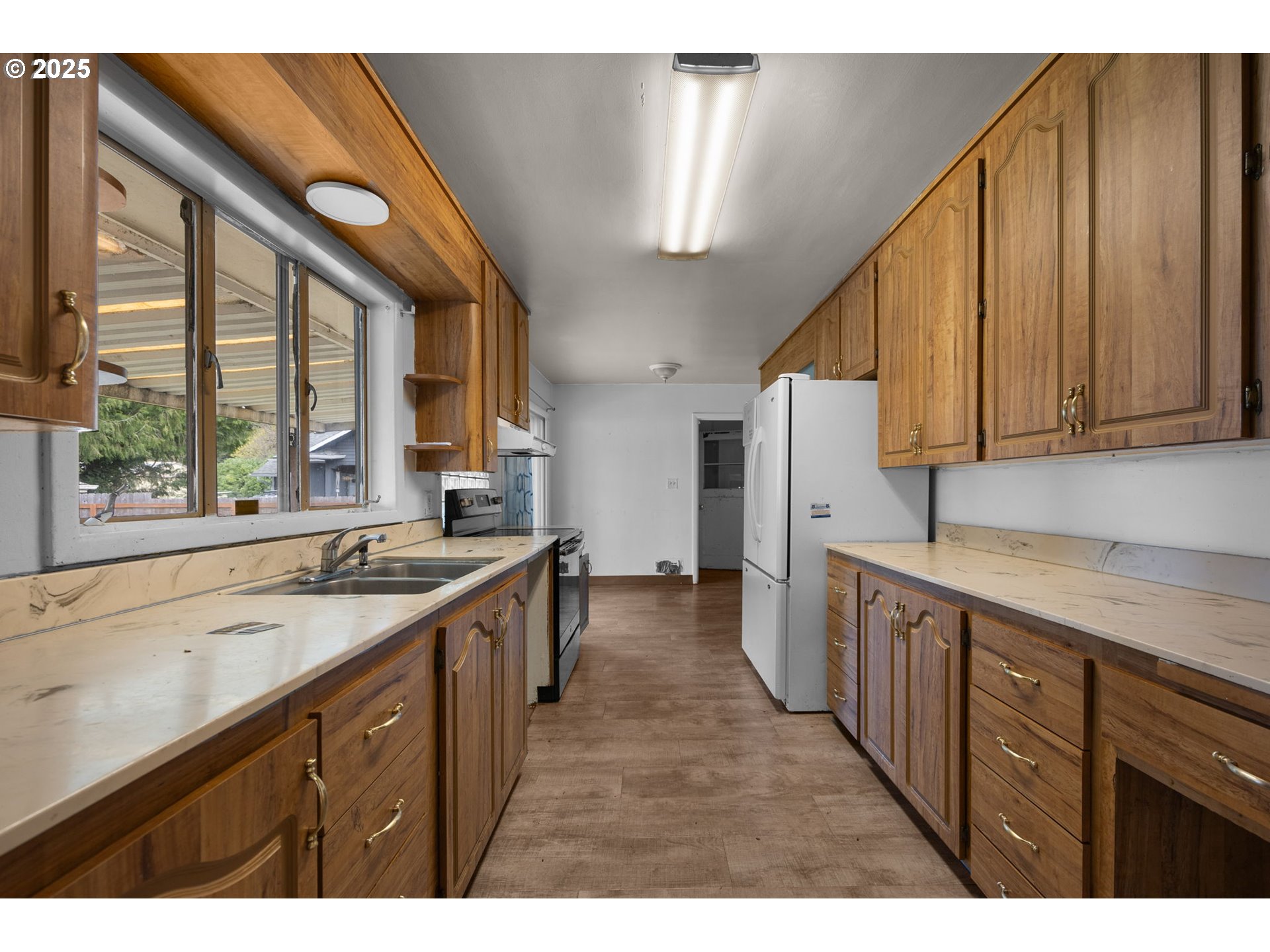 11841 Southeast Foster Road Portland, OR 97266 - Photo 8 of 48