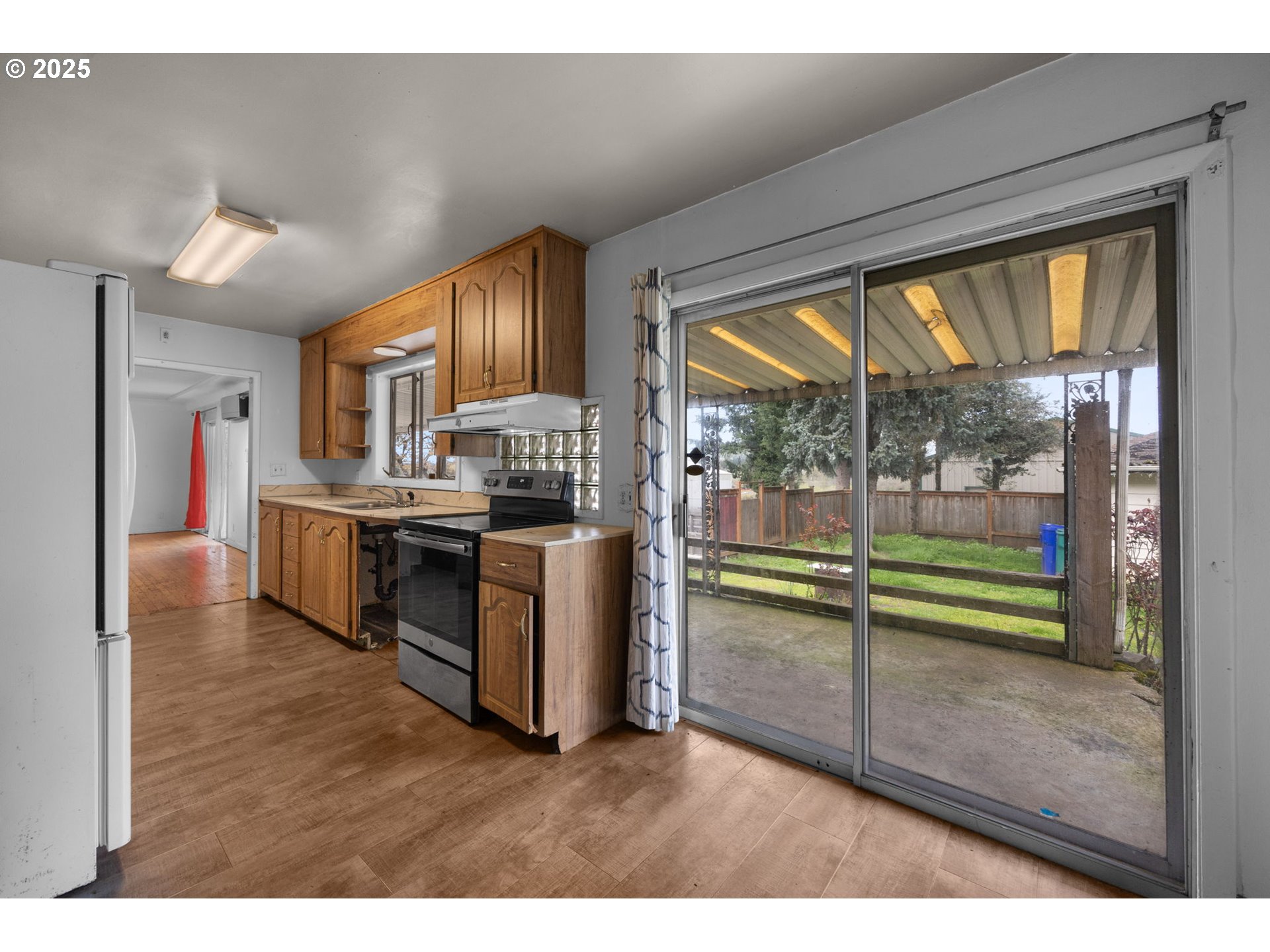 11841 Southeast Foster Road Portland, OR 97266 - Photo 9 of 48