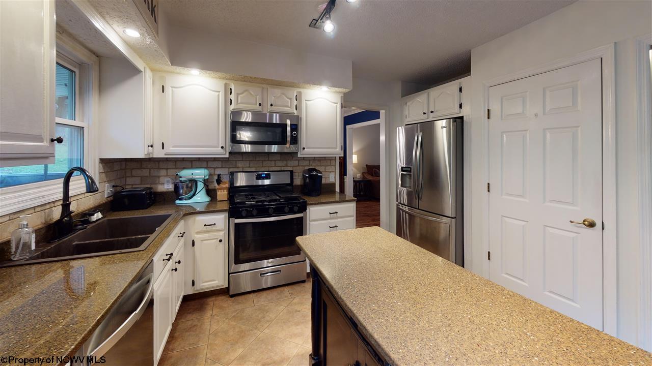 2009 Tanglewood Road Bridgeport, WV 26330 - Photo 11 of 25 Gallery Image 11