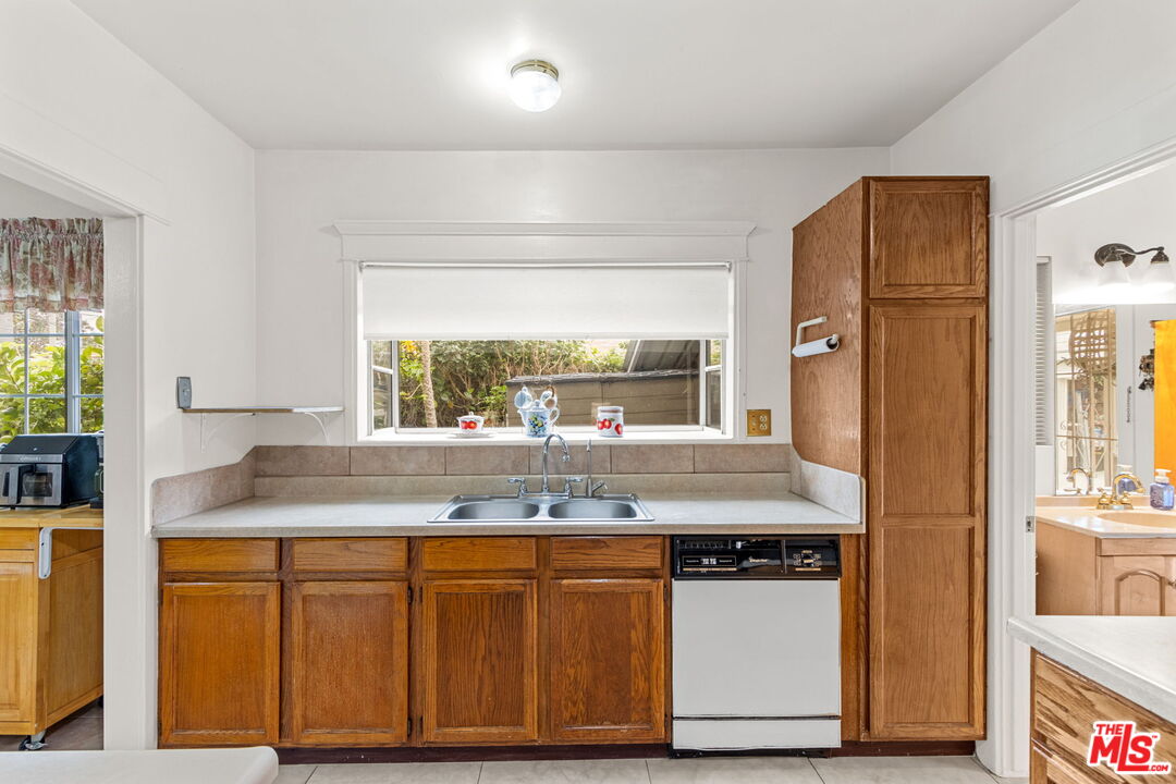 4375 East 14th Street Long Beach, CA 90804 - Photo 23 of 65