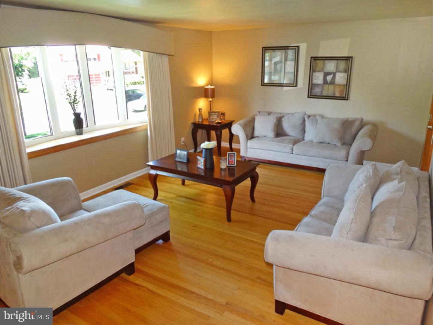 5 Cobblestone Road Cherry Hill, NJ 08003 - Photo 5 of 24 Living Room