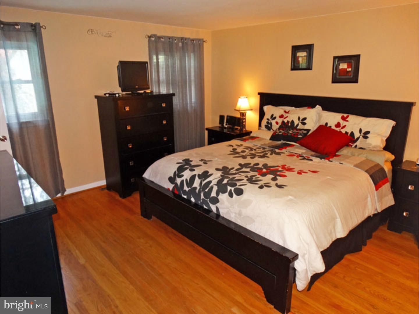 5 Cobblestone Road Cherry Hill, NJ 08003 - Photo 9 of 24 Master Bedroom