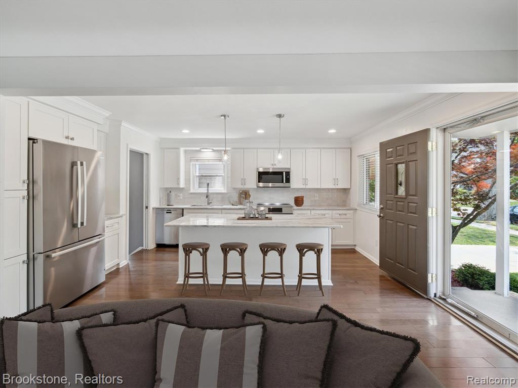 3316 Harvard Road Royal Oak, MI 48073 - Photo 4 of 39