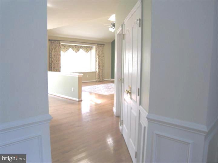 3830 Green Ridge Road Furlong, PA 18925 - Photo 5 of 24 Hallway