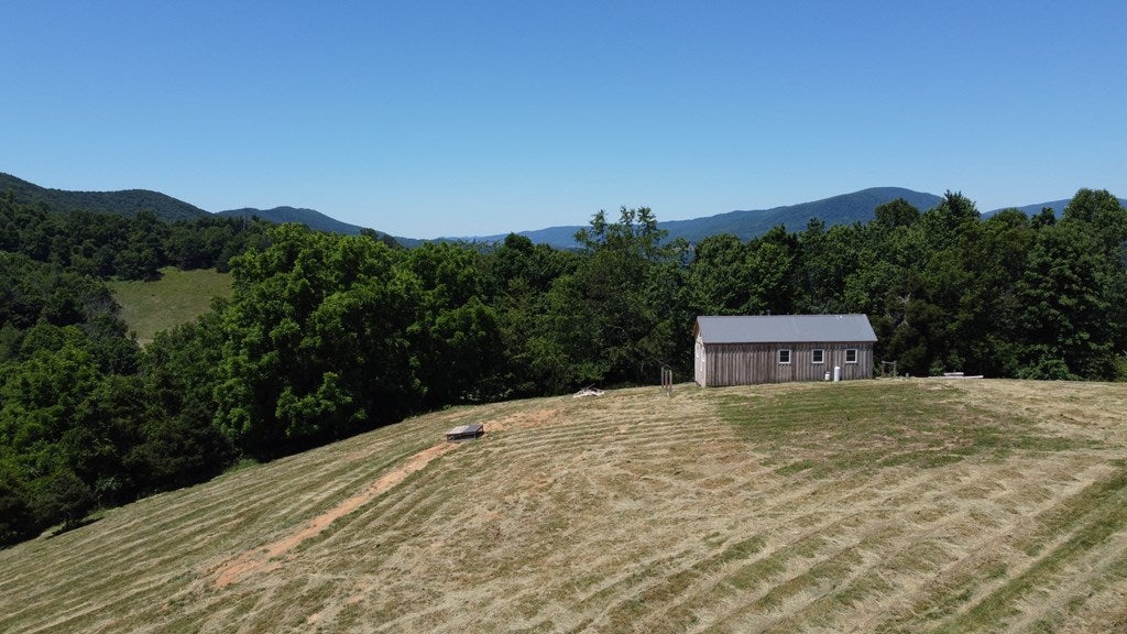 1551 Springdale Road, Unit E Pearisburg, VA 24134 - Photo 16 of 33 Gallery Image 16